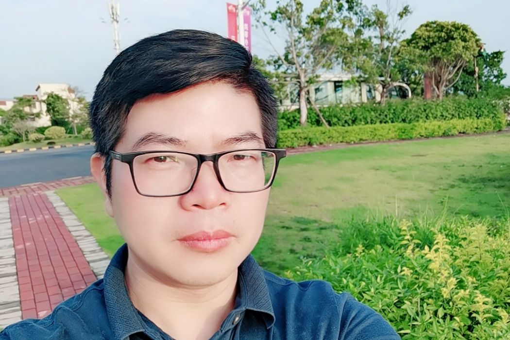 黃冬輝(中國人民藝術網藝術顧問) 黃冬輝(中國人民藝術網藝術顧問)