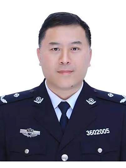 吳建忠(江西省監獄管理局黨委委員、副局長) 吳建忠(江西省監獄管理局黨委委員、副局長)