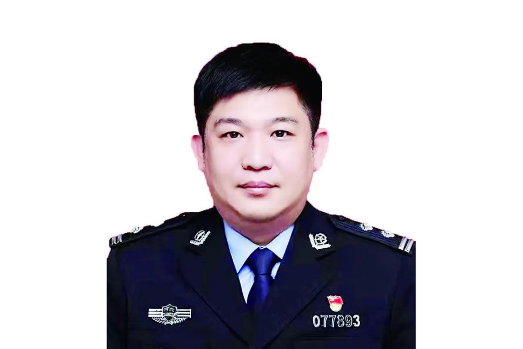 王洪濤(河北省霸州市勝芳鎮副鎮長,霸州市公安局勝芳分局局長) 王洪濤(河北省霸州市勝芳鎮副鎮長,霸州市公安局勝芳分局局長)
