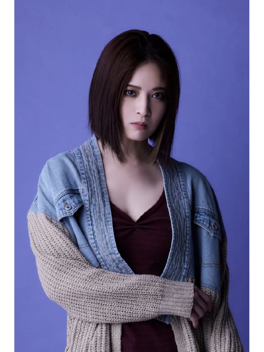 色川美咲 色川美咲