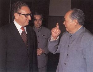 毛澤東與基辛格博士交談
