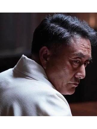 封勇(電視劇《陽光之下》中的角色) 封勇(電視劇《陽光之下》中的角色)