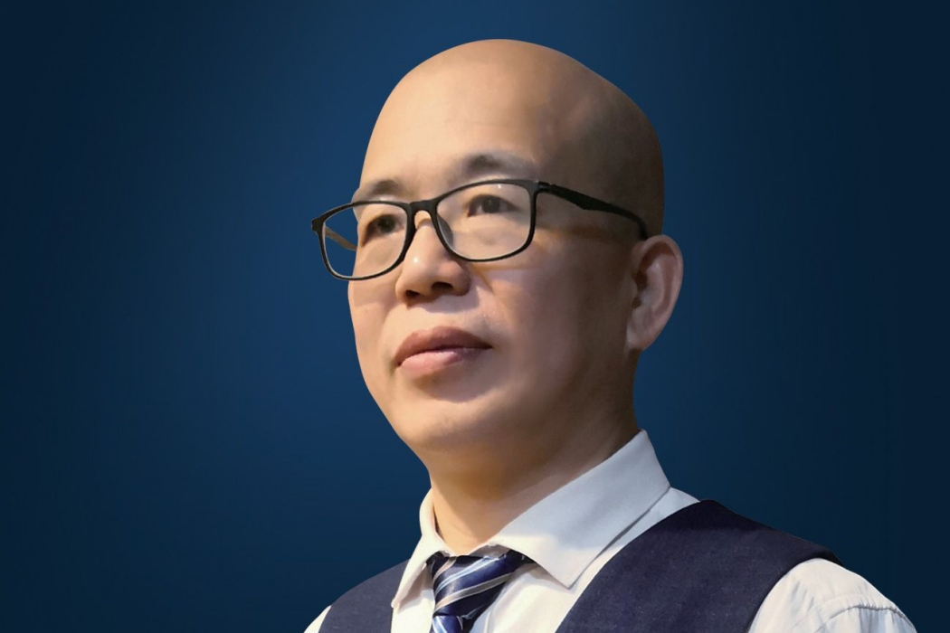 嚴崢嶸 嚴崢嶸