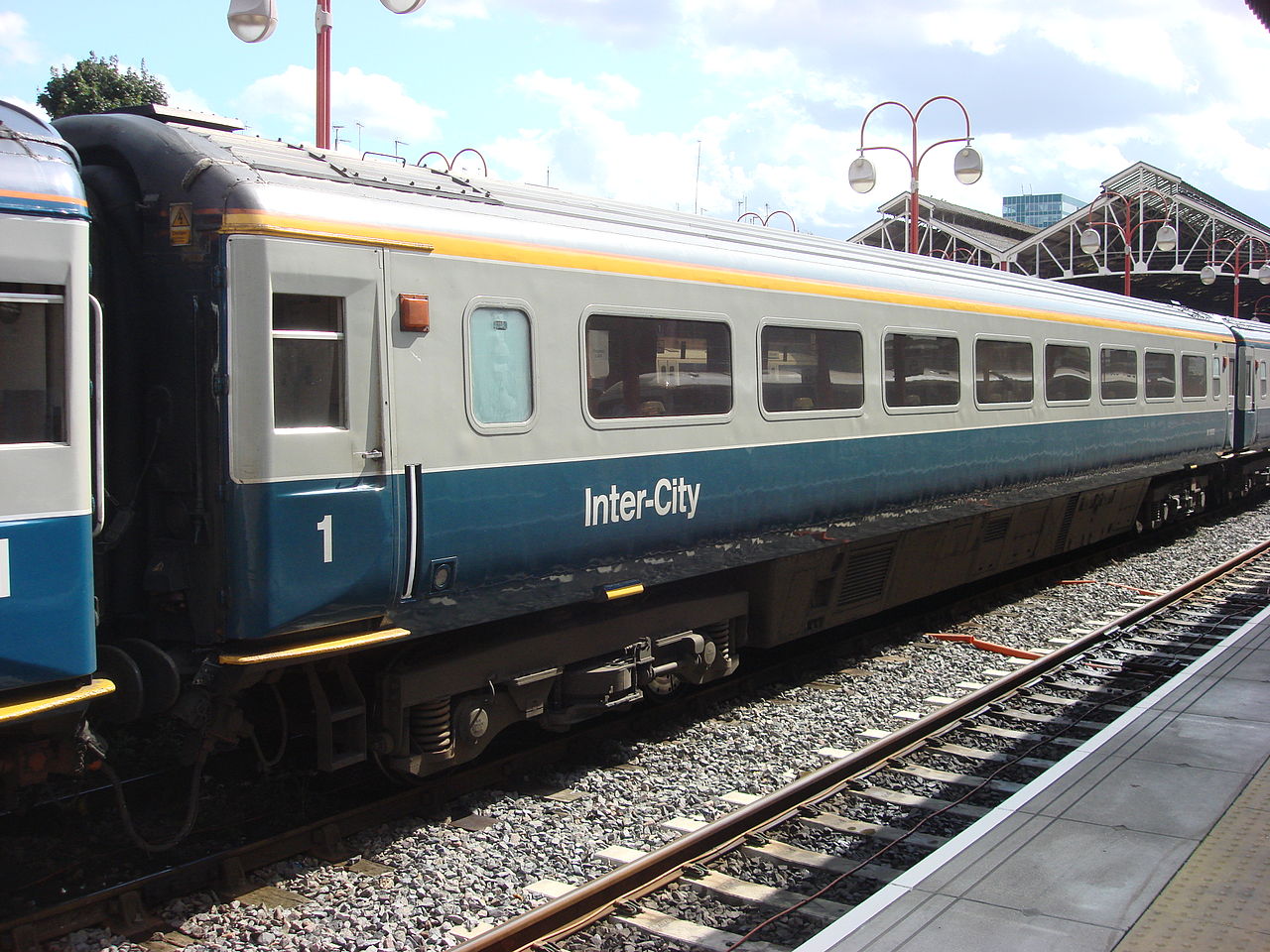 25-O的技術原型車——英國鐵路British   Rail   Mark   3