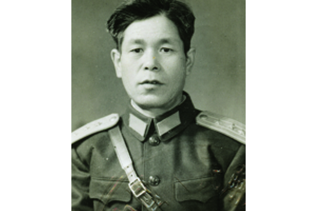 艾青山(自治區醫學院原黨委書記) 艾青山(自治區醫學院原黨委書記)