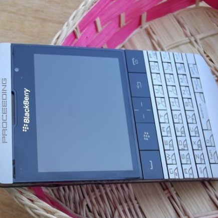 黑莓9980 黑莓9980