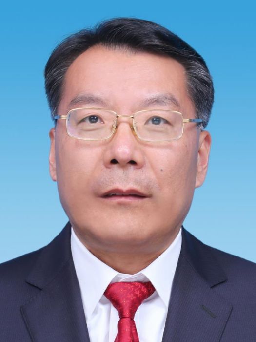 顏峰(濟寧市農業機械現代化發展促進中心副主任) 顏峰(濟寧市農業機械現代化發展促進中心副主任)