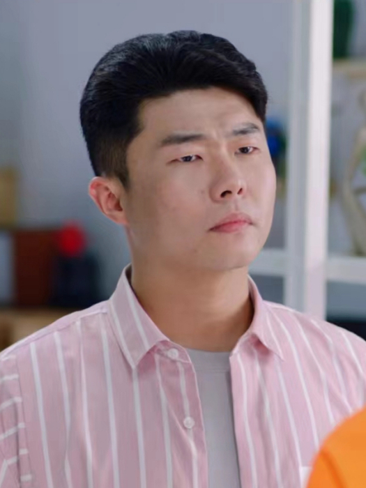 萬夏(情景劇《萬春逗笑社》中的角色) 萬夏(情景劇《萬春逗笑社》中的角色)