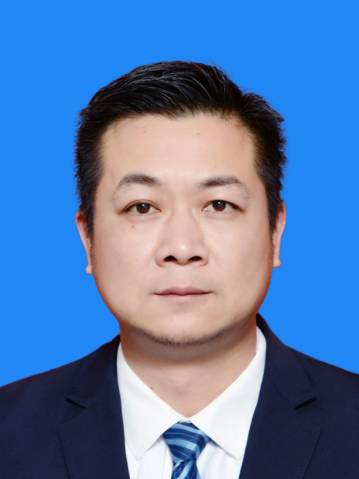 徐漢文(湖南省湘潭市雨湖區商務局黨組成員、副局長) 徐漢文(湖南省湘潭市雨湖區商務局黨組成員、副局長)