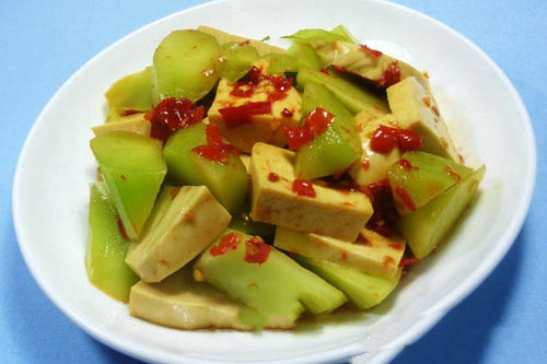 萵筍拌豆腐 萵筍拌豆腐