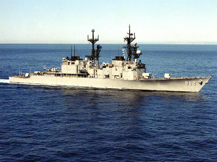 992號斯普魯恩斯級驅逐艦
