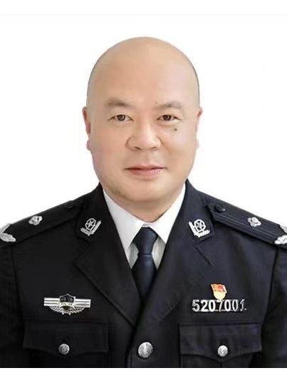 夏琨(貴州省第一女子監獄黨委副書記、政委) 夏琨(貴州省第一女子監獄黨委副書記、政委)