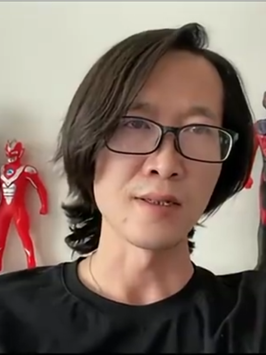 李巍(暨南大學法學畢業生,網路紅人) 李巍(暨南大學法學畢業生,網路紅人)