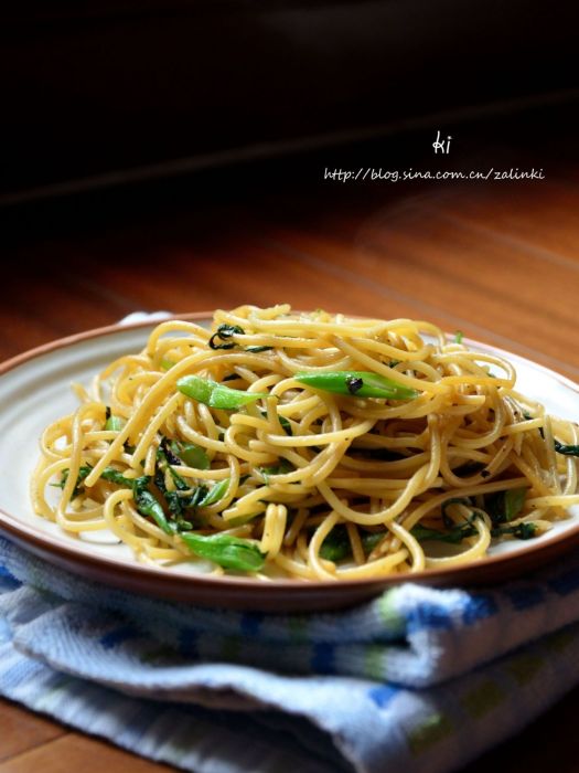菜心清炒意面 菜心清炒意面
