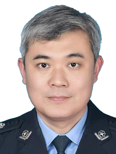 陳曉龍(河南省開封市鼓樓區政府黨組成員、副區長,開封市公安局鼓樓分局黨委書記、局長) 陳曉龍(河南省開封市鼓樓區政府黨組成員、副區長,開封市公安局鼓樓分局黨委書記、局長)