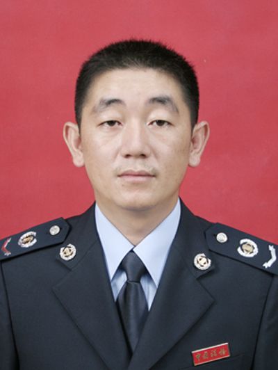 張國偉(雲南省德宏州瑞麗市稅務局黨委委員、副局長) 張國偉(雲南省德宏州瑞麗市稅務局黨委委員、副局長)