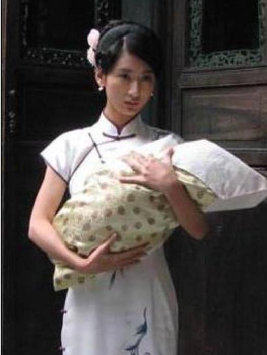 蓮花(民國苦情倫理劇《奶娘》中的人物) 蓮花(民國苦情倫理劇《奶娘》中的人物)