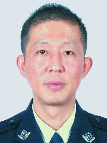 王方榮(原雲南省公安廳交警總隊總隊長) 王方榮(原雲南省公安廳交警總隊總隊長)