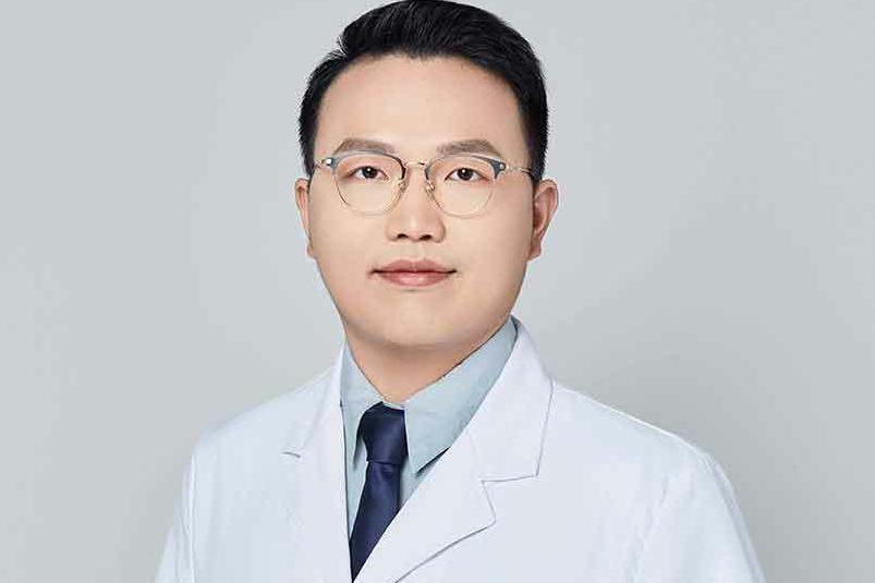 劉東(牙一生口腔醫生) 劉東(牙一生口腔醫生)
