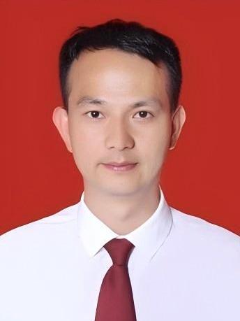 曾勇(江西省贛州市全南縣社逕鄉綜合行政執法隊隊長) 曾勇(江西省贛州市全南縣社逕鄉綜合行政執法隊隊長)