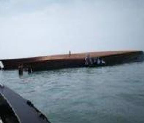 3·21馬來西亞海域挖沙船傾覆事故