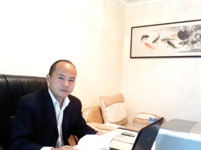 李磊(詩詞新調創始人、《李磊詩詞新調選集》作者) 李磊(詩詞新調創始人、《李磊詩詞新調選集》作者)