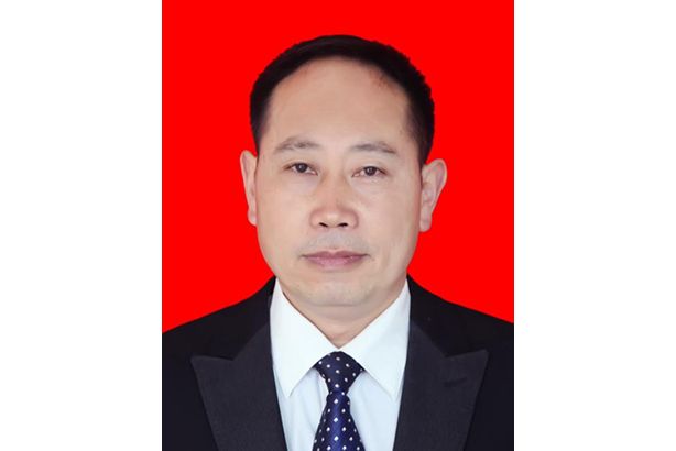 易鵬(畢節職業技術學院原副院長,畢節市農業學校原副校長) 易鵬(畢節職業技術學院原副院長,畢節市農業學校原副校長)