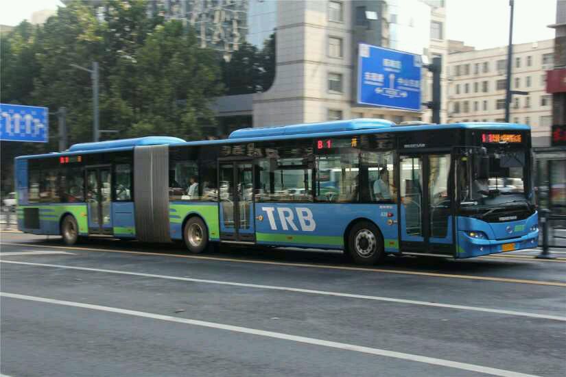 連雲港BRT的青年18m鉸接
