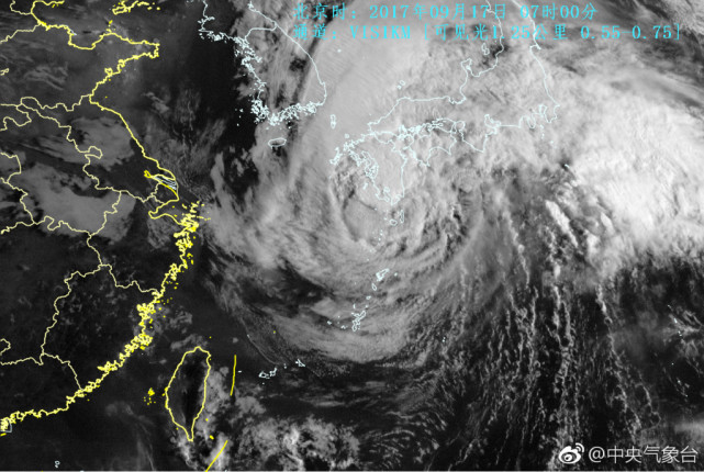 颱風泰利即將登入日本的衛星雲圖