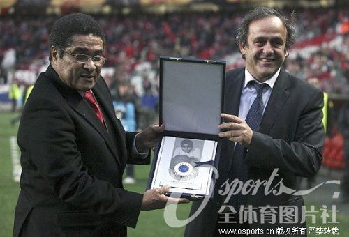 尤西比奧獲頒2009年歐足聯主席獎