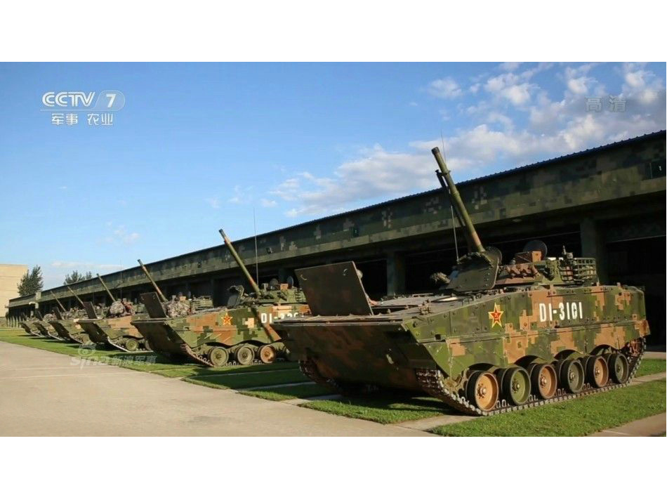 中國軍隊的ZBD-04步兵戰車