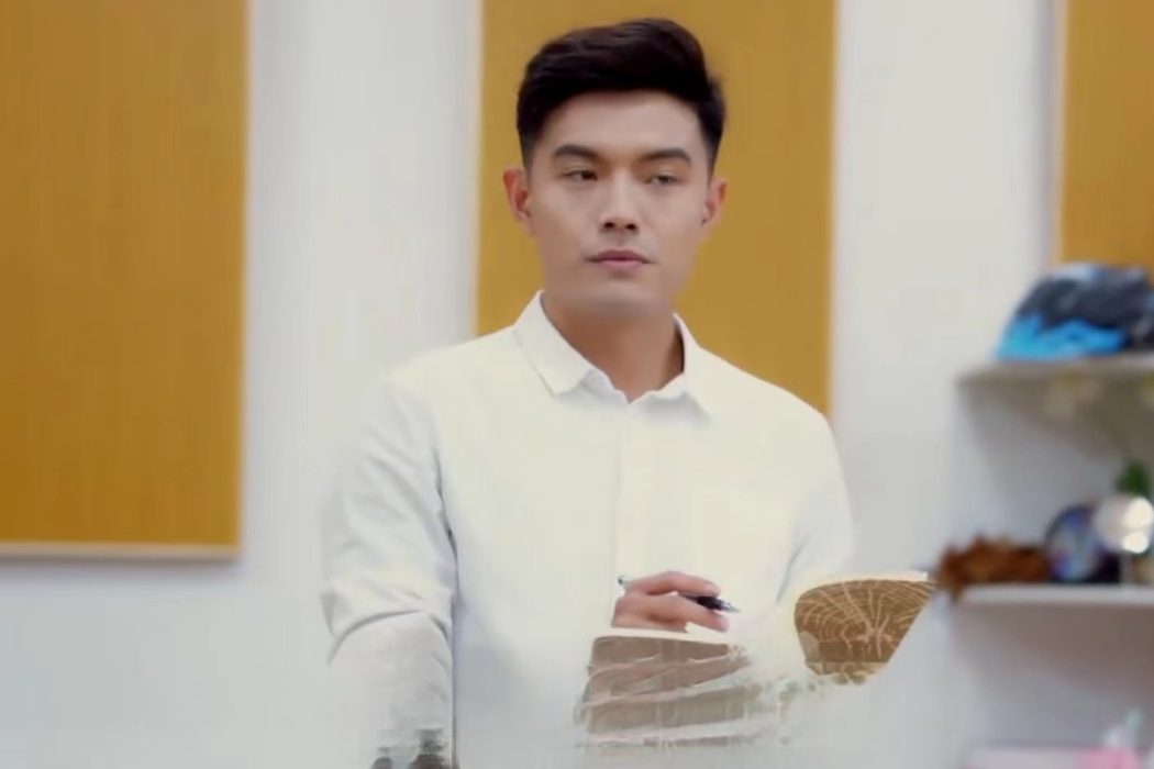 李瀟(青春校園劇《而你剛好發光》中的角色) 李瀟(青春校園劇《而你剛好發光》中的角色)