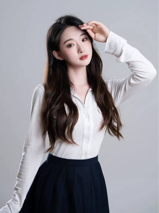 李婷(演員) 李婷(演員)