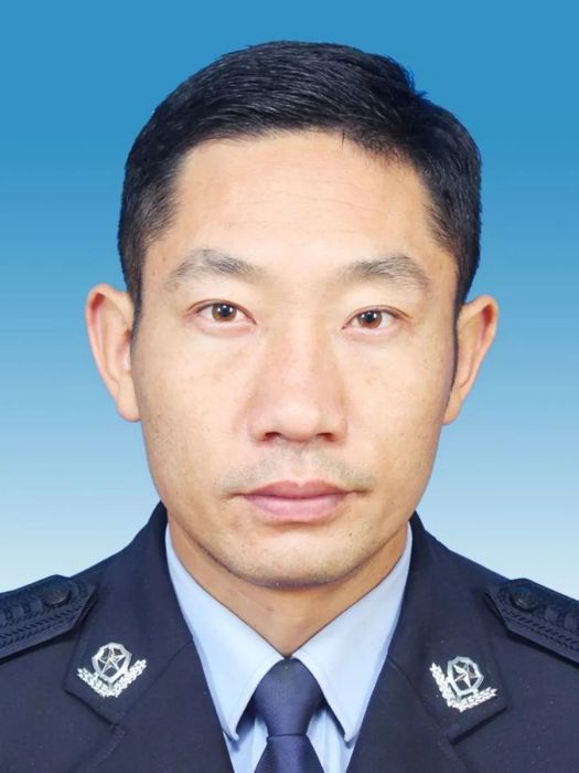 邱文華(雲南省麗江市寧蒗縣新營盤鄉人民政府副鄉長、縣公安局新營盤派出所所長) 邱文華(雲南省麗江市寧蒗縣新營盤鄉人民政府副鄉長、縣公安局新營盤派出所所長)