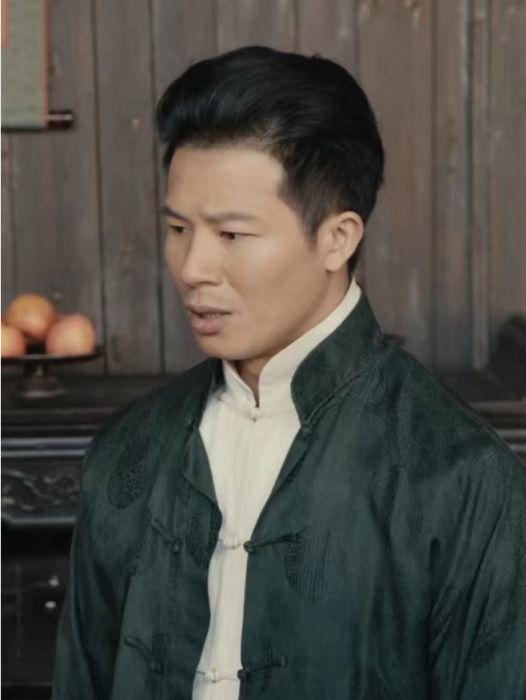 張長海(網路微短劇《桃花源怪談》中的角色) 張長海(網路微短劇《桃花源怪談》中的角色)