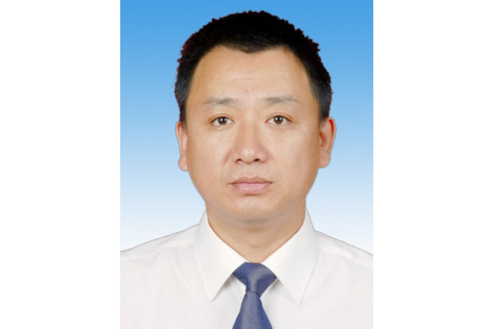 李曉峰(新疆維吾爾自治區自然資源廳總工程師、人事處處長、二級巡視員) 李曉峰(新疆維吾爾自治區自然資源廳總工程師、人事處處長、二級巡視員)