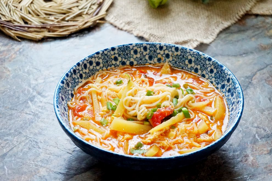 排骨土豆面 排骨土豆面