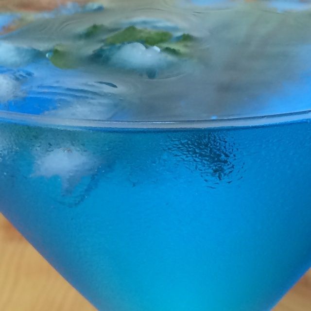 藍色雞尾酒 藍色雞尾酒