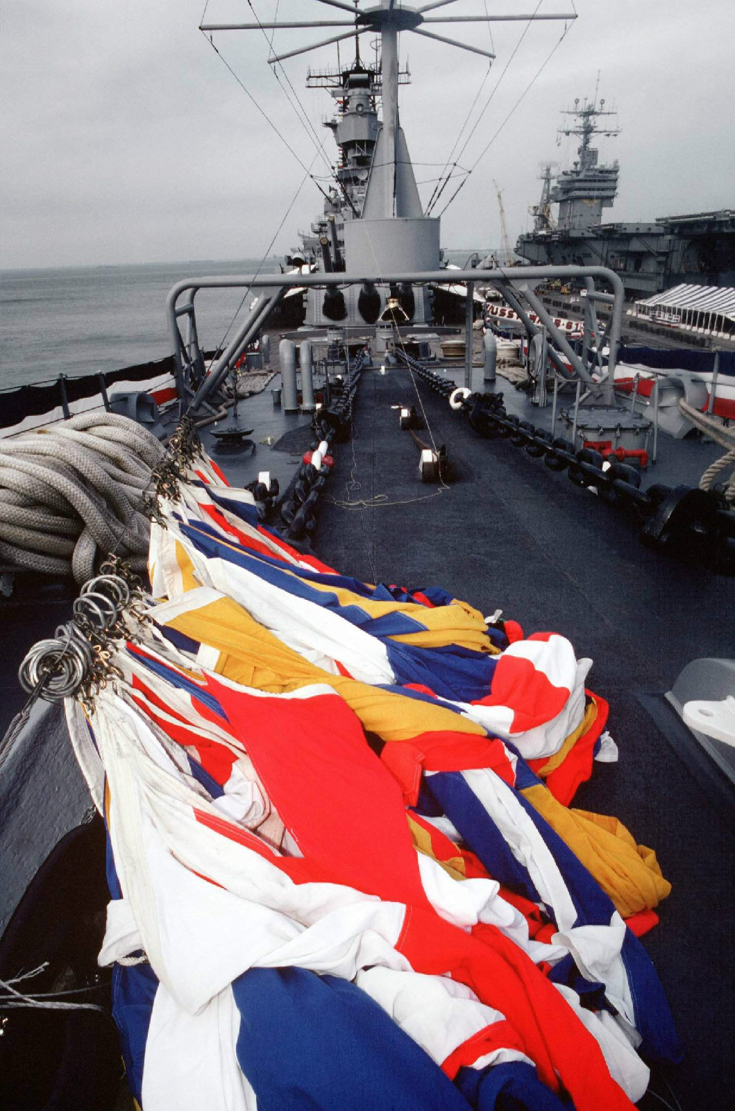 1990年10月26日，再次退役儀式並降旗