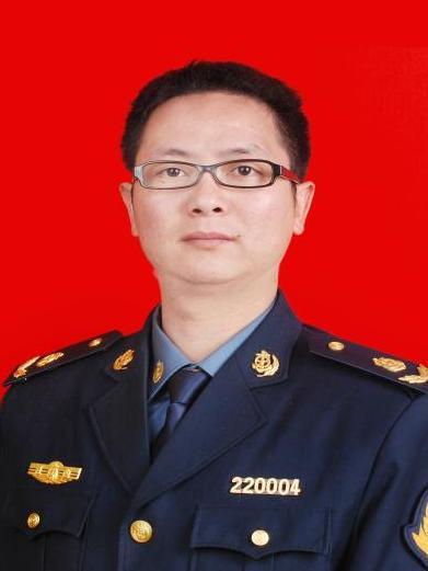 劉清華(江西省吉安市青原區交通運輸局副局長、三級主任科員) 劉清華(江西省吉安市青原區交通運輸局副局長、三級主任科員)