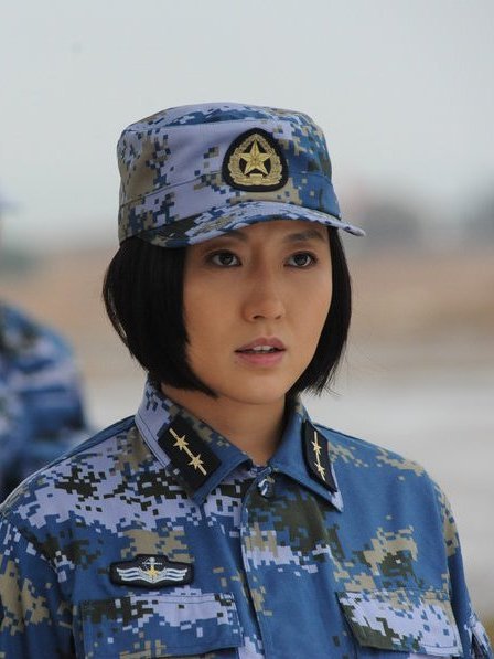 崔婕(軍旅題材電視劇《火藍刀鋒》中的角色)