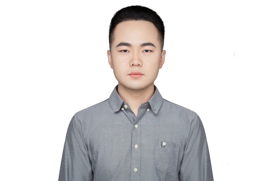 趙輝(帕特雷大學頒授計算機安全學榮譽博士) 趙輝(帕特雷大學頒授計算機安全學榮譽博士)