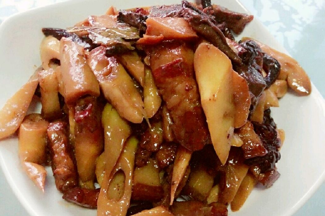 竹筍煨肉 竹筍煨肉