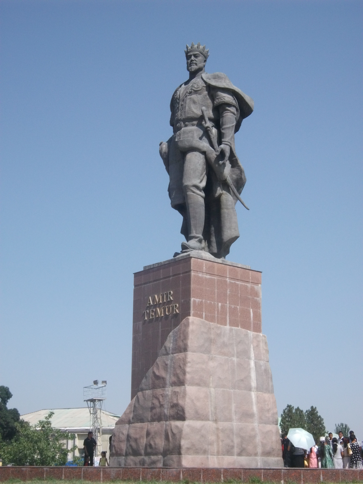 帖木爾雕像（烏茲別克斯坦沙赫里薩布茲市）