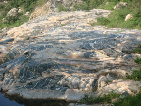 泰山岩群