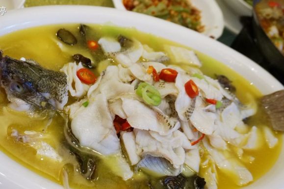 酸湯鱸魚 酸湯鱸魚