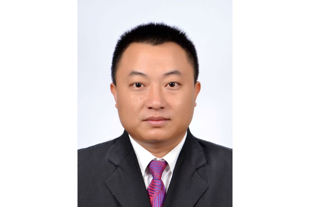楊華(雲南省西雙版納州委社會工作部部長、州委“兩新”工委書記)
