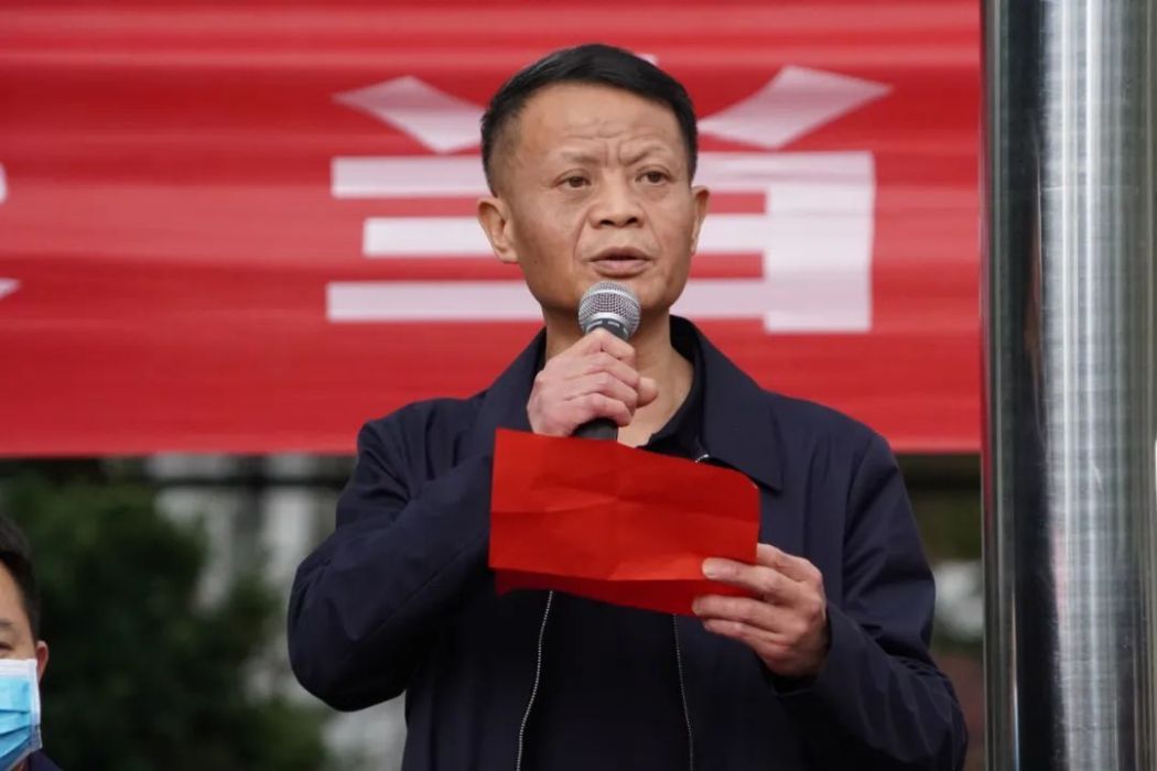 張小寶(湖南省長沙市瀏陽市第三中學原校長) 張小寶(湖南省長沙市瀏陽市第三中學原校長)