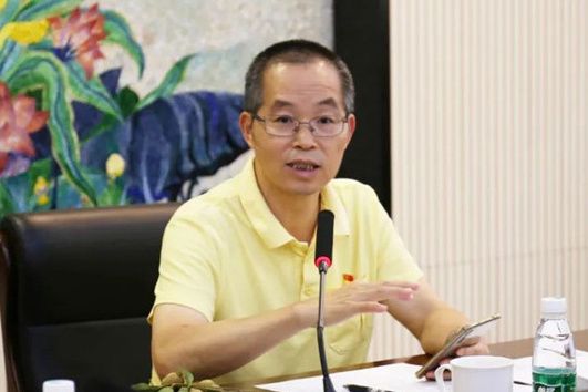 何爭(廣州美術學院建築藝術設計學院黨總支書記) 何爭(廣州美術學院建築藝術設計學院黨總支書記)