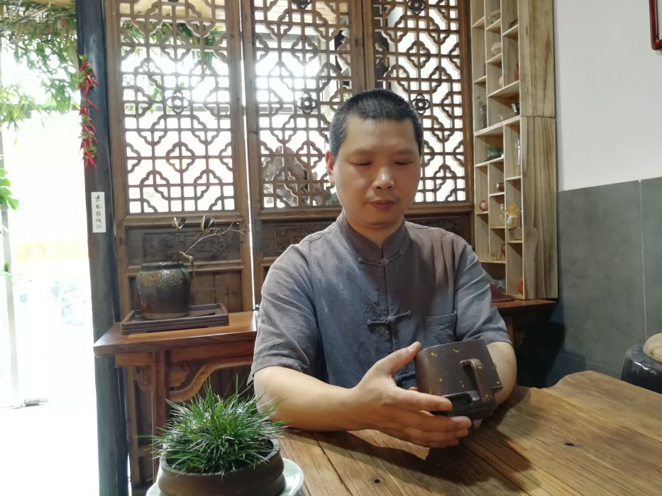 吳志平(中國工藝美術學會會員) 吳志平(中國工藝美術學會會員)